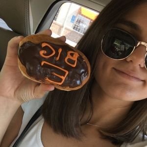 Meet your Posher, Emily